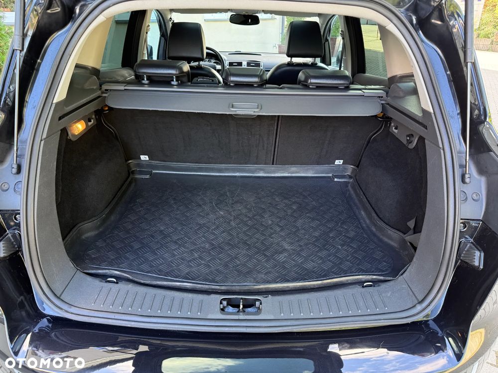 Ford Kuga - 31