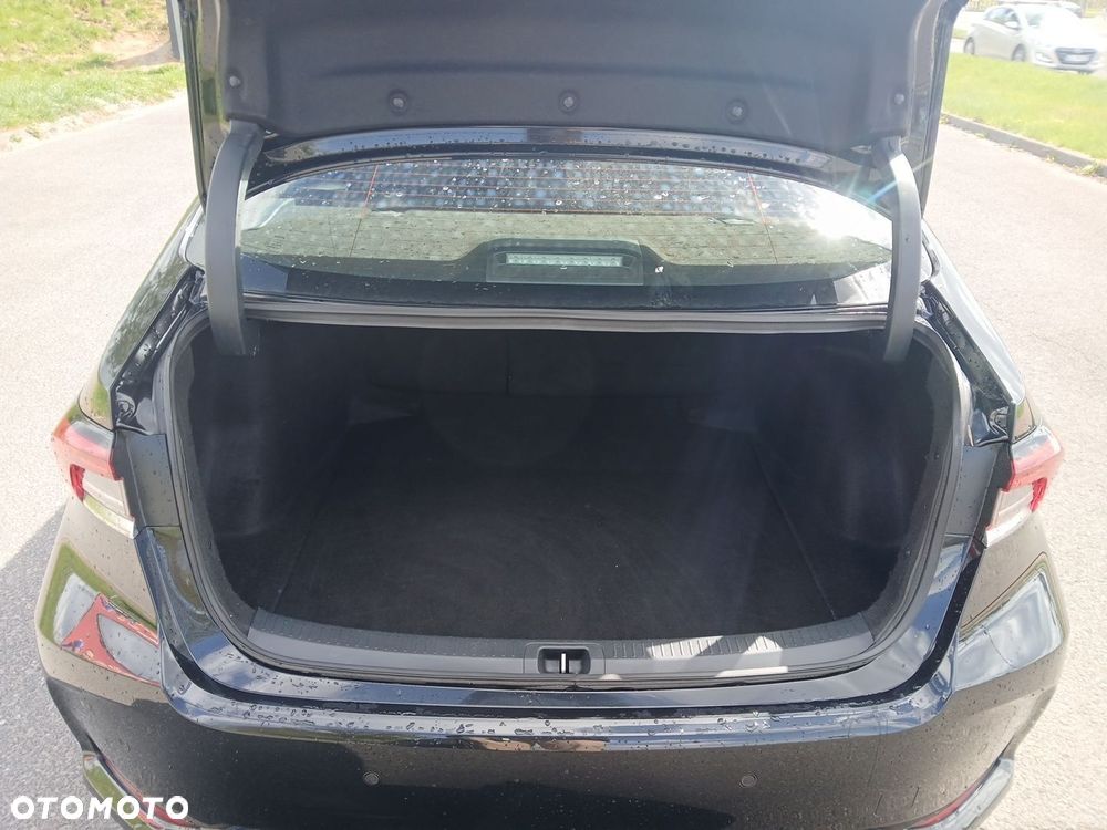 Toyota Corolla 1.8 Hybrid Comfort - 15