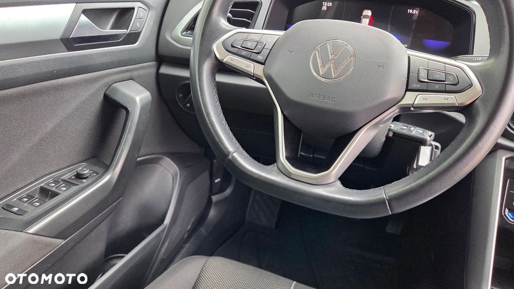 Volkswagen T-Roc 1.5 TSI Life - 17