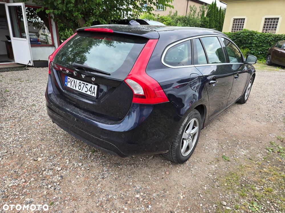 Volvo V60 D2 Momentum - 9