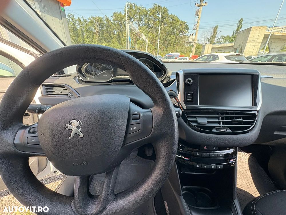 Peugeot 208 1.2 L PureTech Active - 7