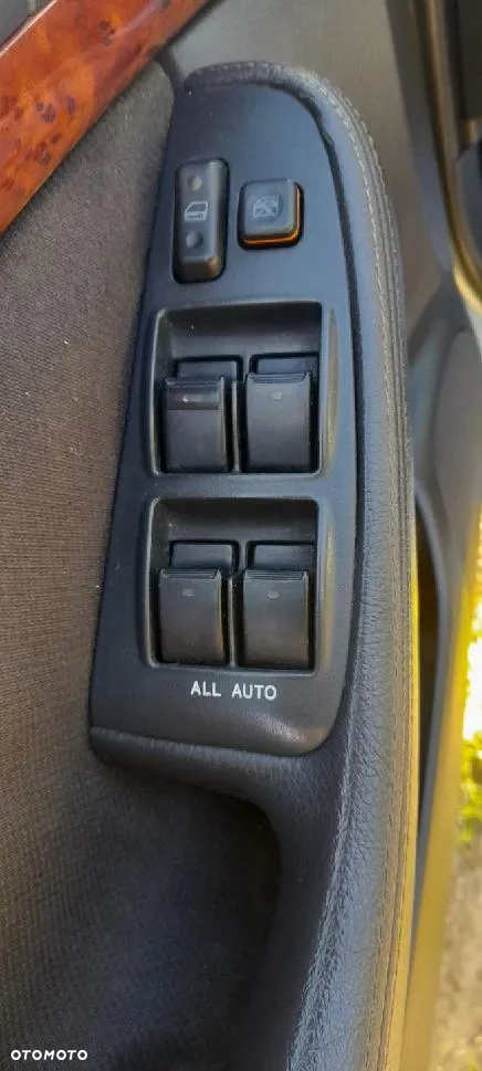Toyota Avensis - 4
