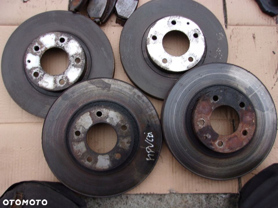 Mazda MPV 2.0 citd 02-06 Tarcze hamulcowe  klocki - 1