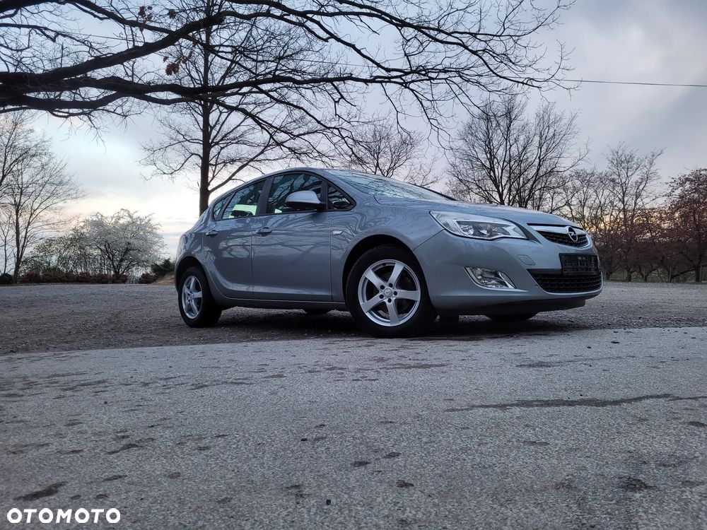 Opel Astra 1.6 Innovation - 11