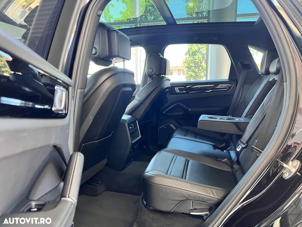Porsche Cayenne - 15