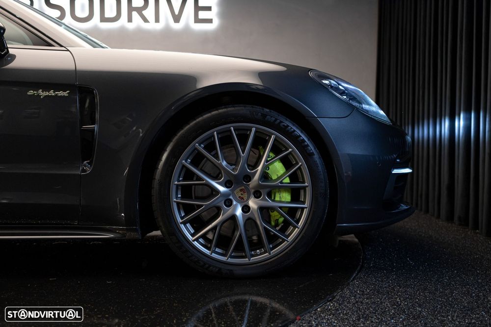 Porsche Panamera Sport Turismo 4 E-Hybrid Edition 10 Anos - 19