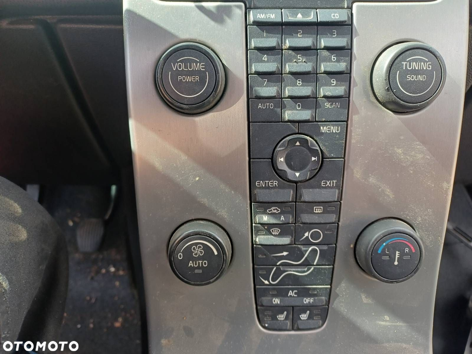 PANEL NAWIEWU Z RAMKA VOLVO V50 I - 2
