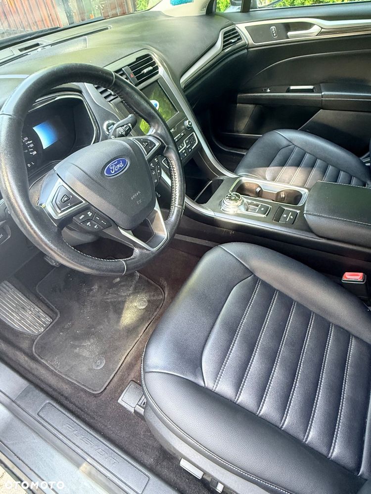 Ford Fusion - 18