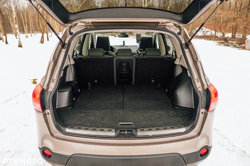 Nissan Qashqai+2 2.0 dCi DPF acenta - 12