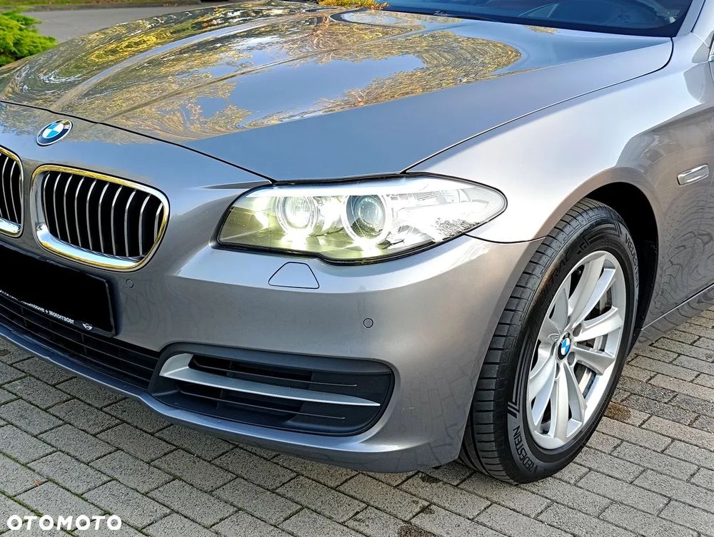BMW Seria 5 525d Touring Sport-Aut Luxury Line - 9
