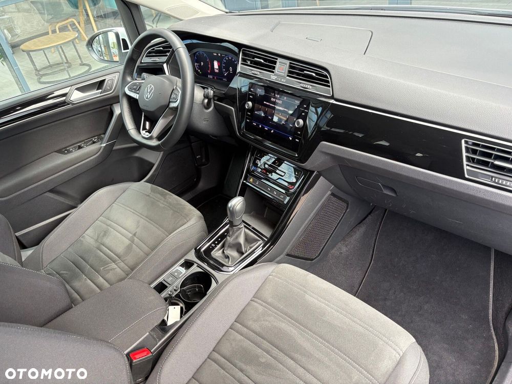 Volkswagen Touran - 17