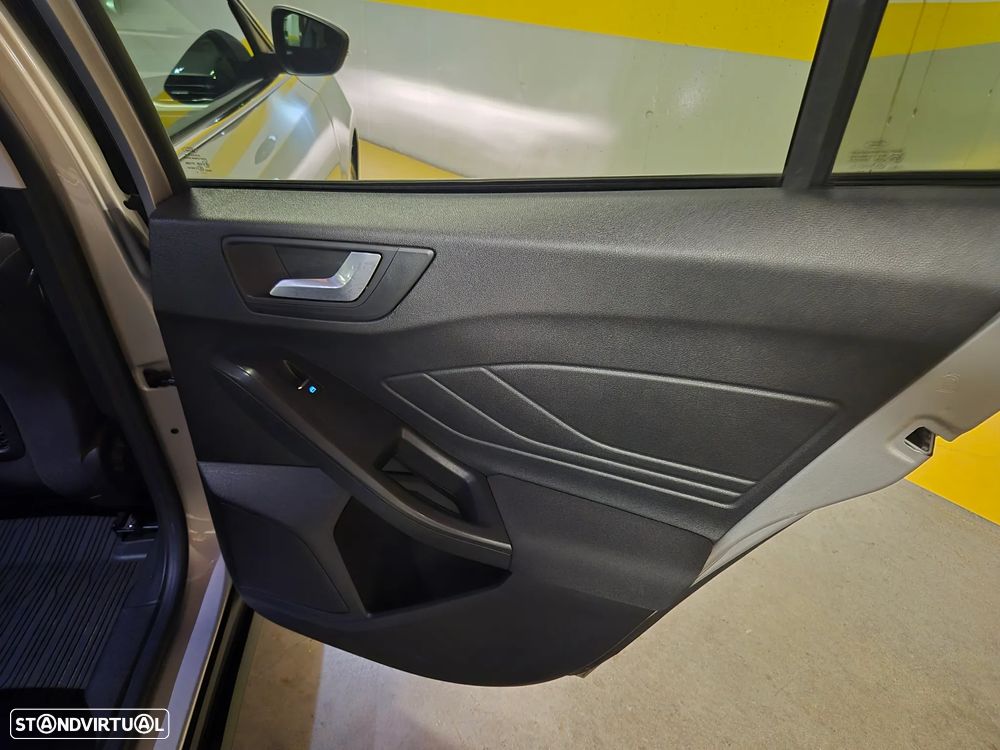 Ford Focus SW 1.5 EcoBlue S&S Aut. TITANIUM - 43