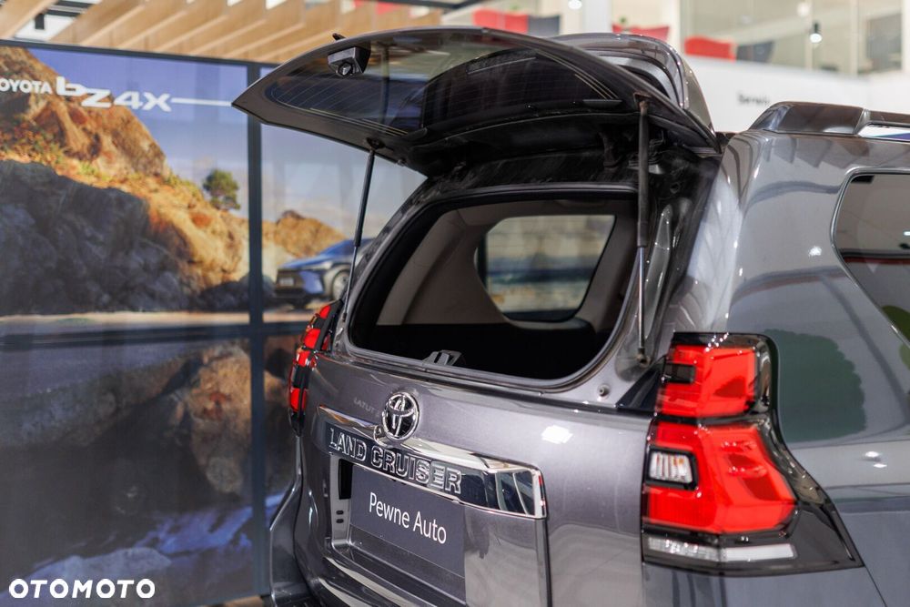 Toyota Land Cruiser - 21