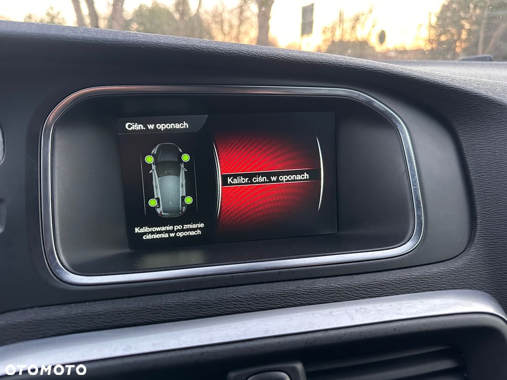 Volvo V40 D4 Drive-E R-Design Momentum - 30