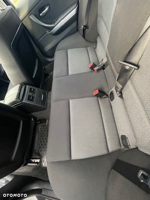 BMW Seria 3 318i - 9