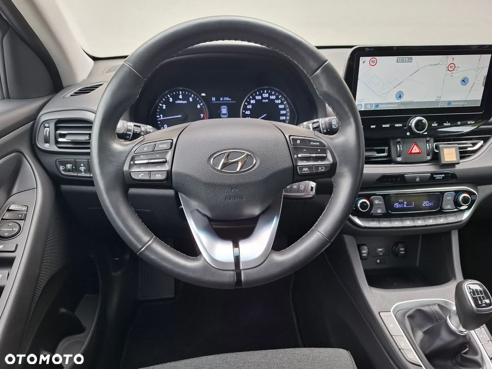 Hyundai i30 Kombi 1.5 T-GDI 48V-Hybrid Intro - 27