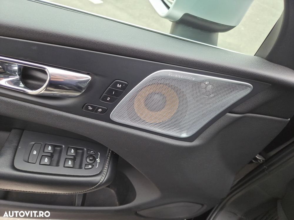 Volvo XC 60 D4 AWD Geartronic RDesign - 11