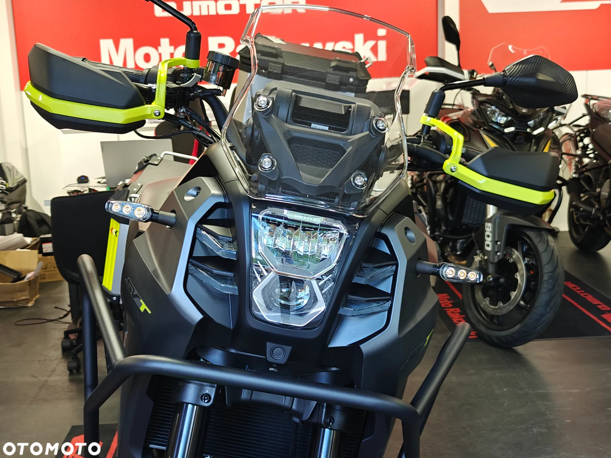 QJMOTOR SVT 650X - 6