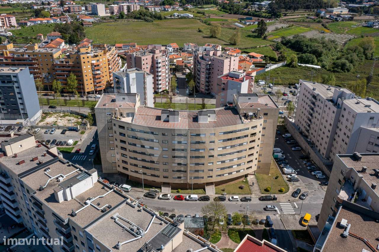T2 com Varanda, Lugar de garagem e arrumos na Cidade Jovem - Rio Tinto - Grande imagem: 2/56
