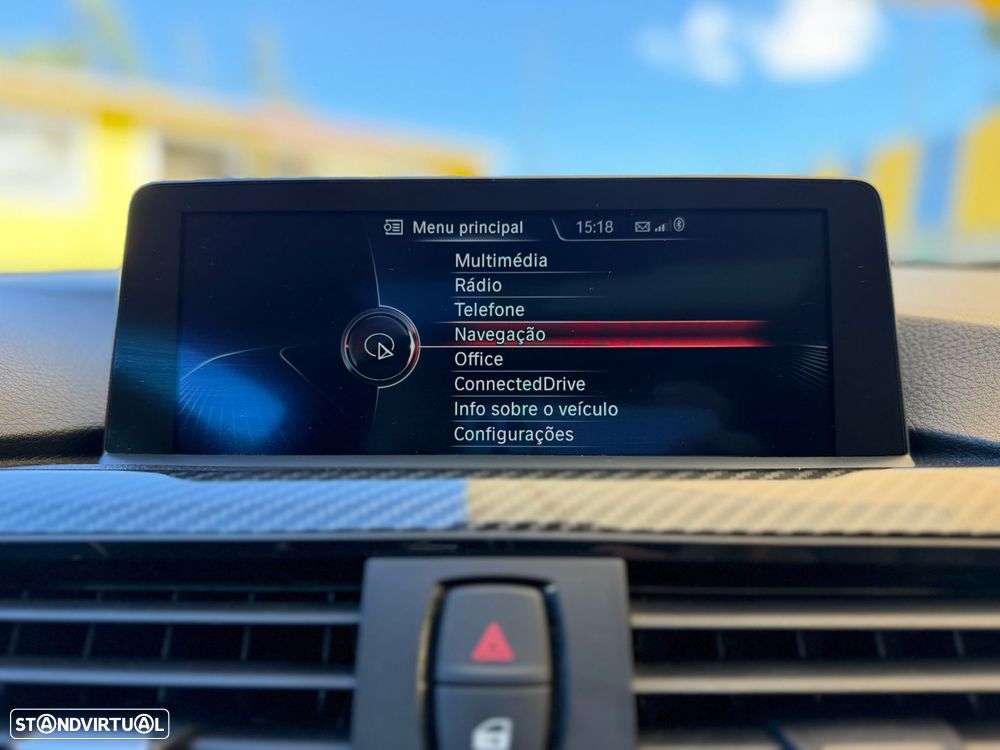 BMW M4 Auto - 29