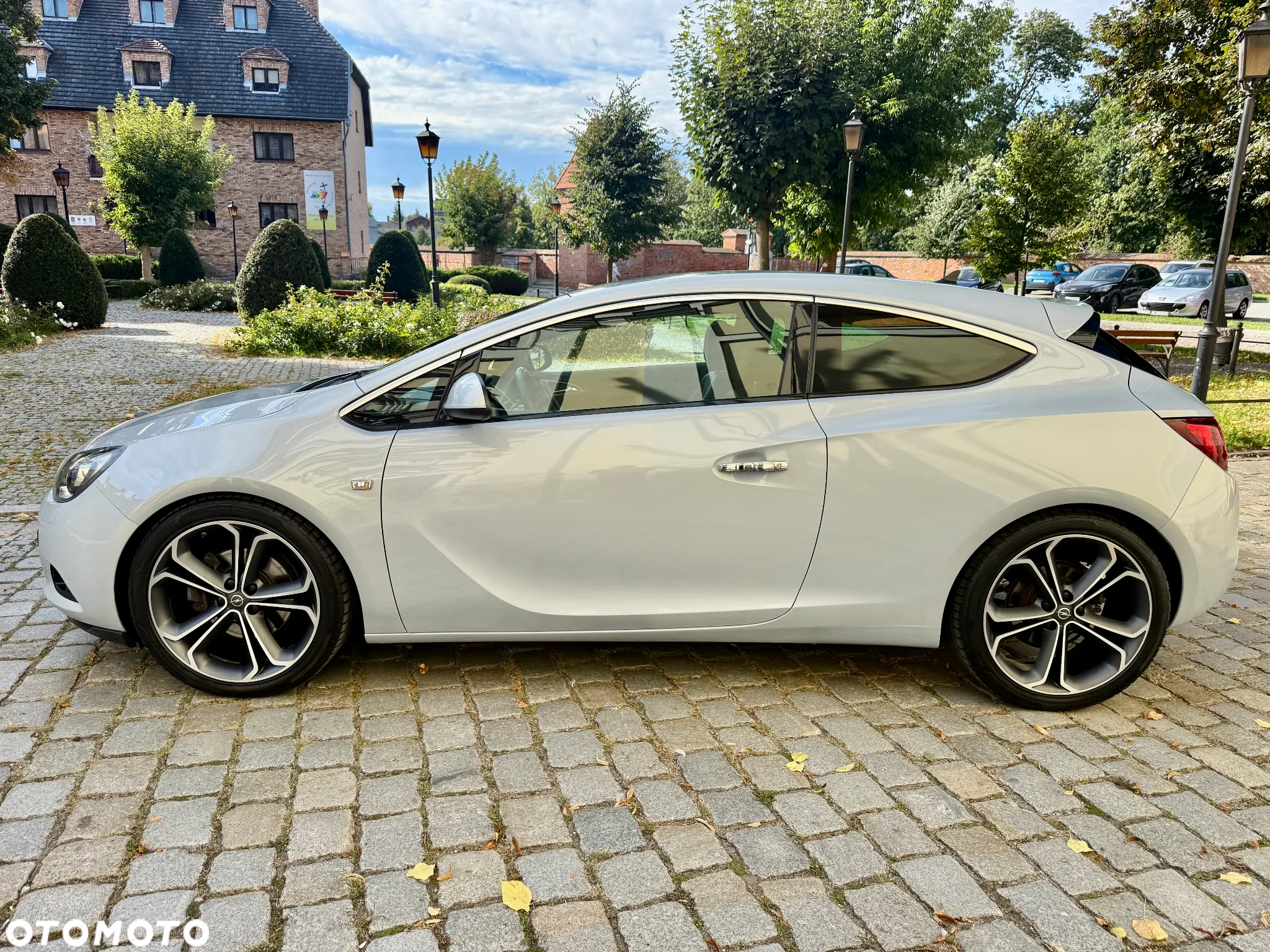 Opel Astra IV GTC 1.4 T Sport S&S EU6 - 14