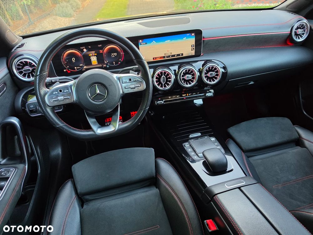Mercedes-Benz CLA - 12