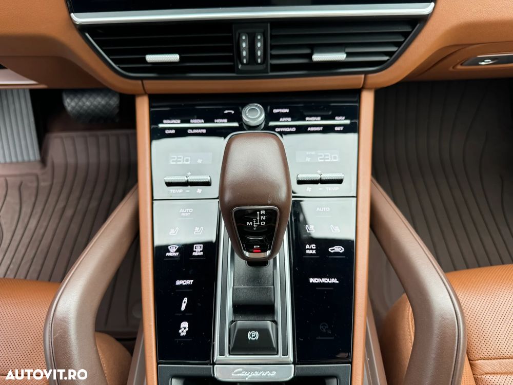 Porsche Cayenne Tiptronic S Platinum Edition - 17