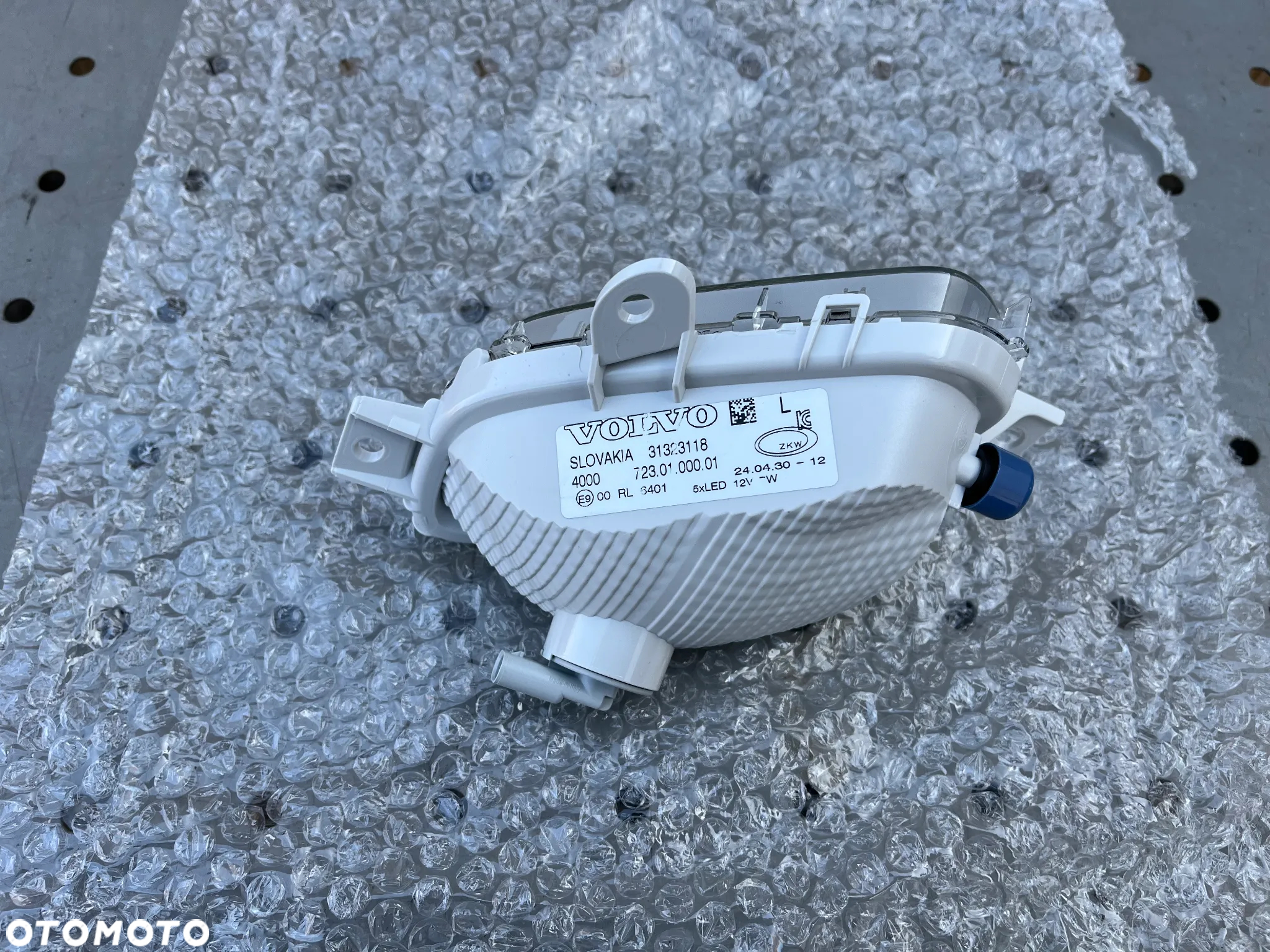 Volvo V40 Cross lampa lewa - 2