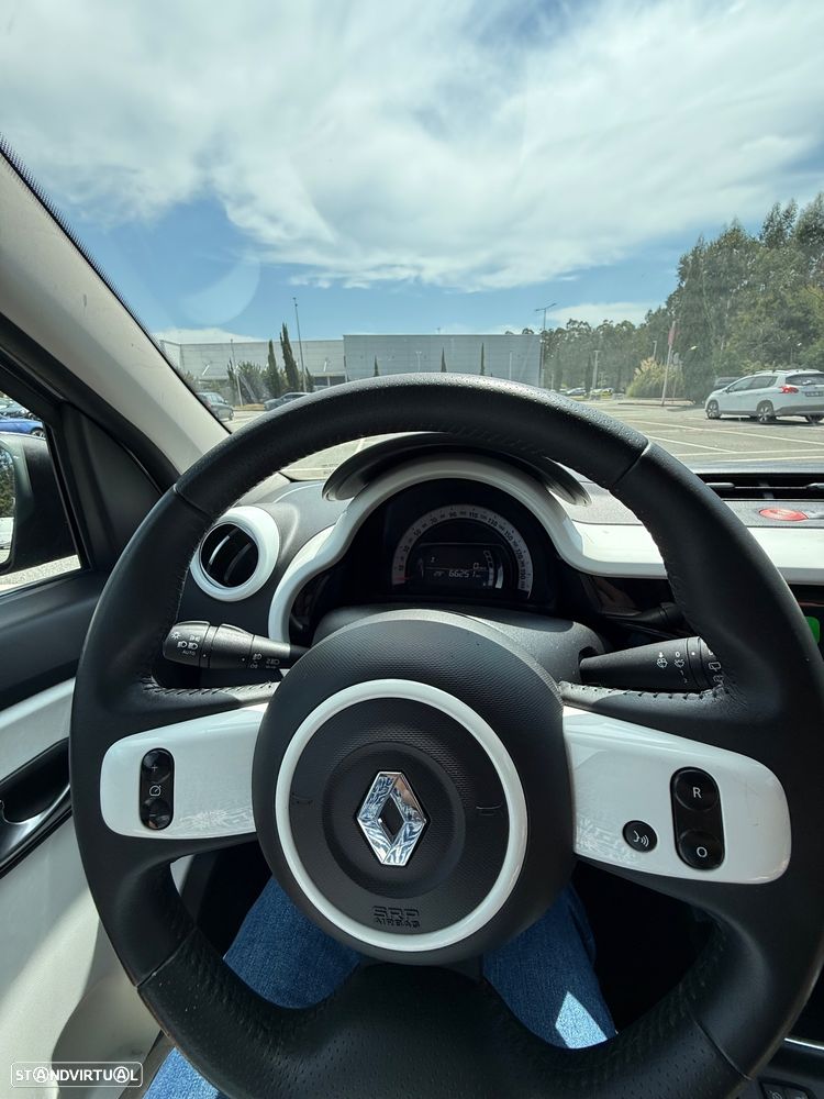 Renault Twingo 1.0 SCe Luxe — fotografia 8