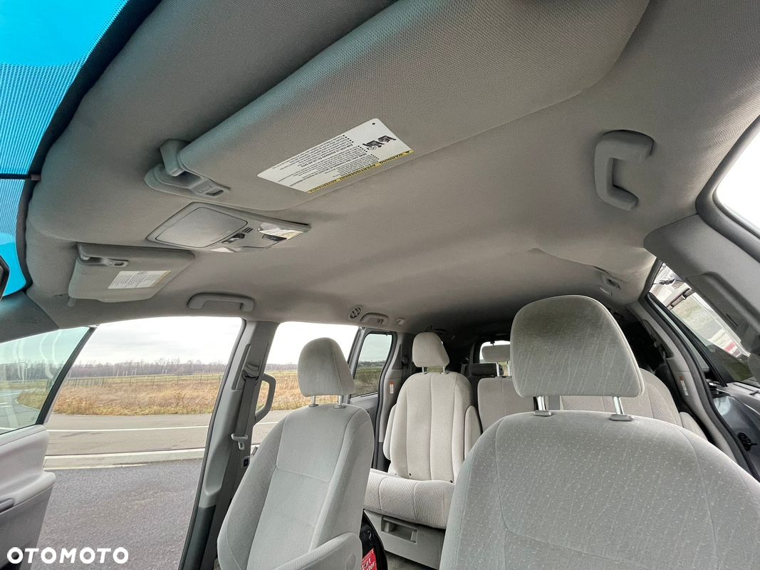 Toyota Sienna 3.5 V6 - 30