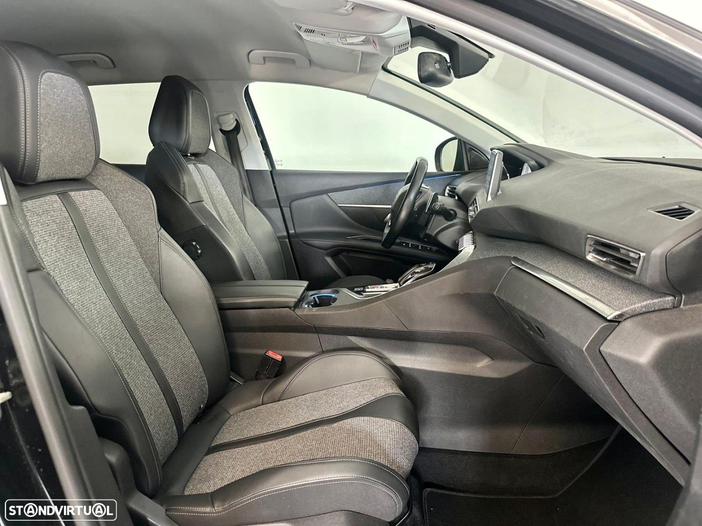 Peugeot 3008 1.2 PureTech Allure EAT8 - 8