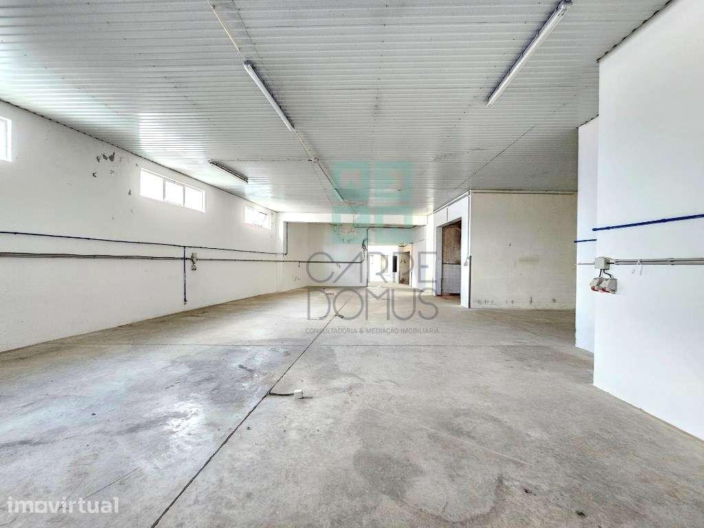 Armazém industrial com 1160 m2, em Gaeiras, Óbidos - Grande imagem: 3/60