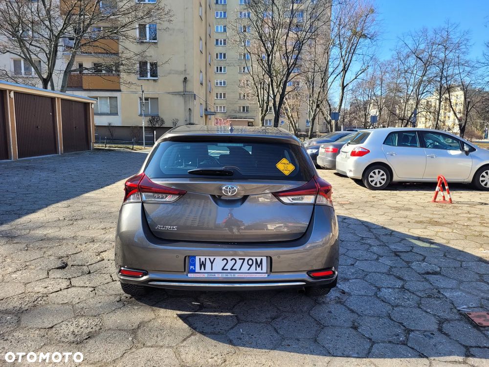 Toyota Auris 1.6 Premium - 8