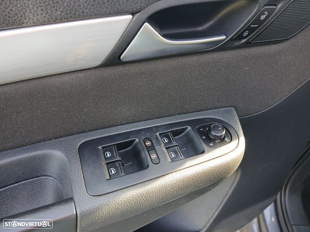 VW Sharan 2.0 TDI Confortline - 11