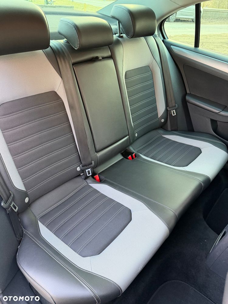 Volkswagen Jetta - 17