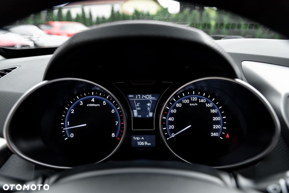 Hyundai Veloster 1.6 GDI Premium - 32