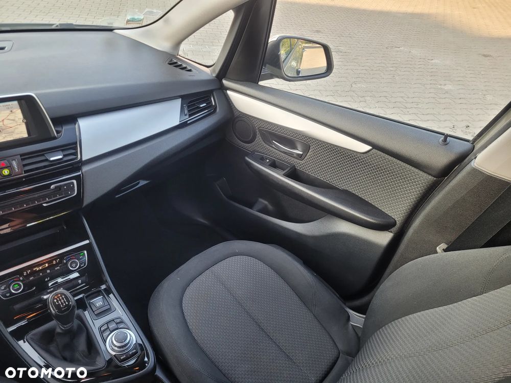 BMW Seria 2 218d Active Tourer - 12