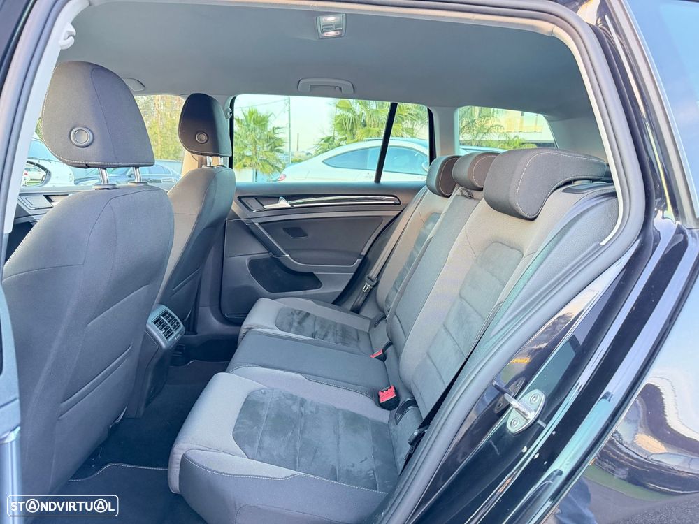 VW Golf Variant 1.6 TDi R-Line - 33