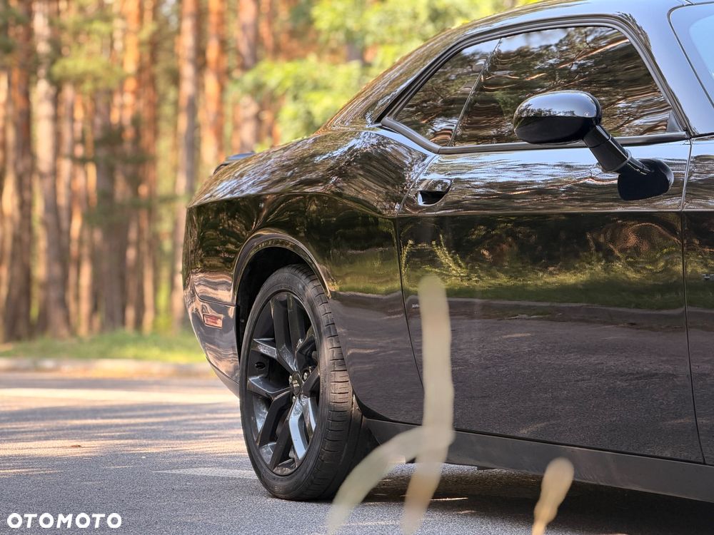 Dodge Challenger - 9