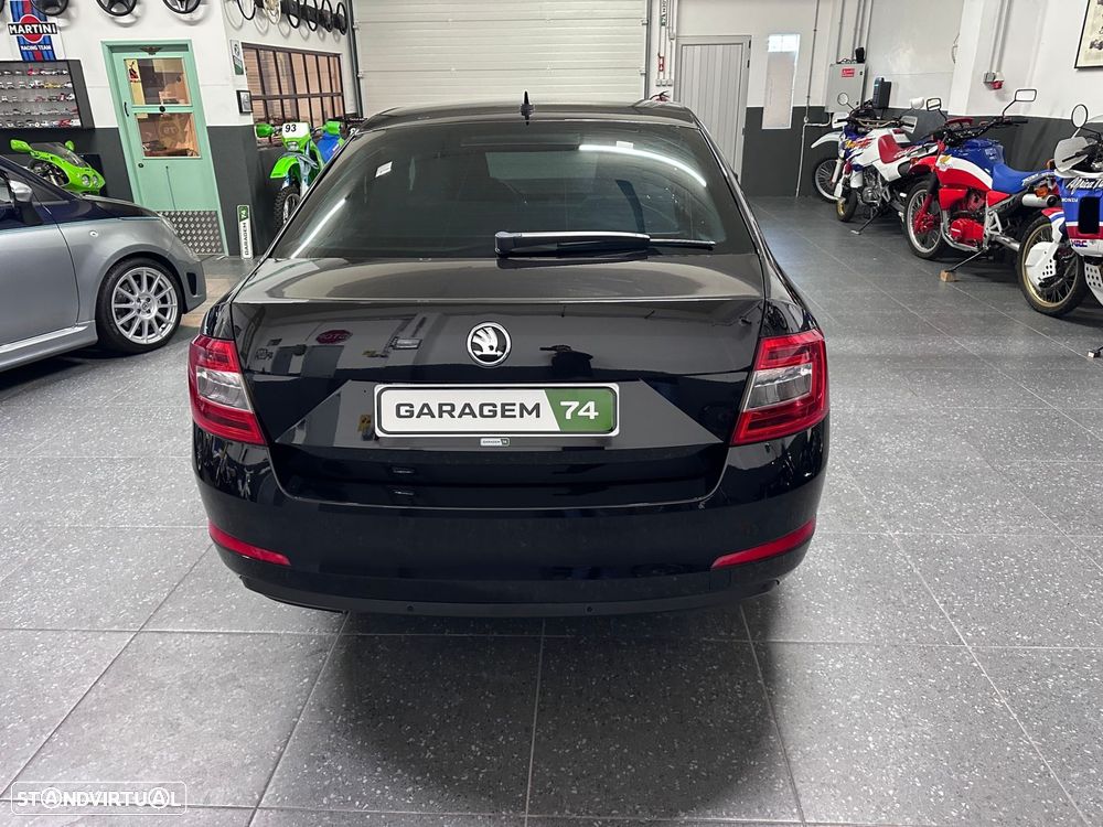 Skoda Octavia 2.0 TDI Sportline - 25