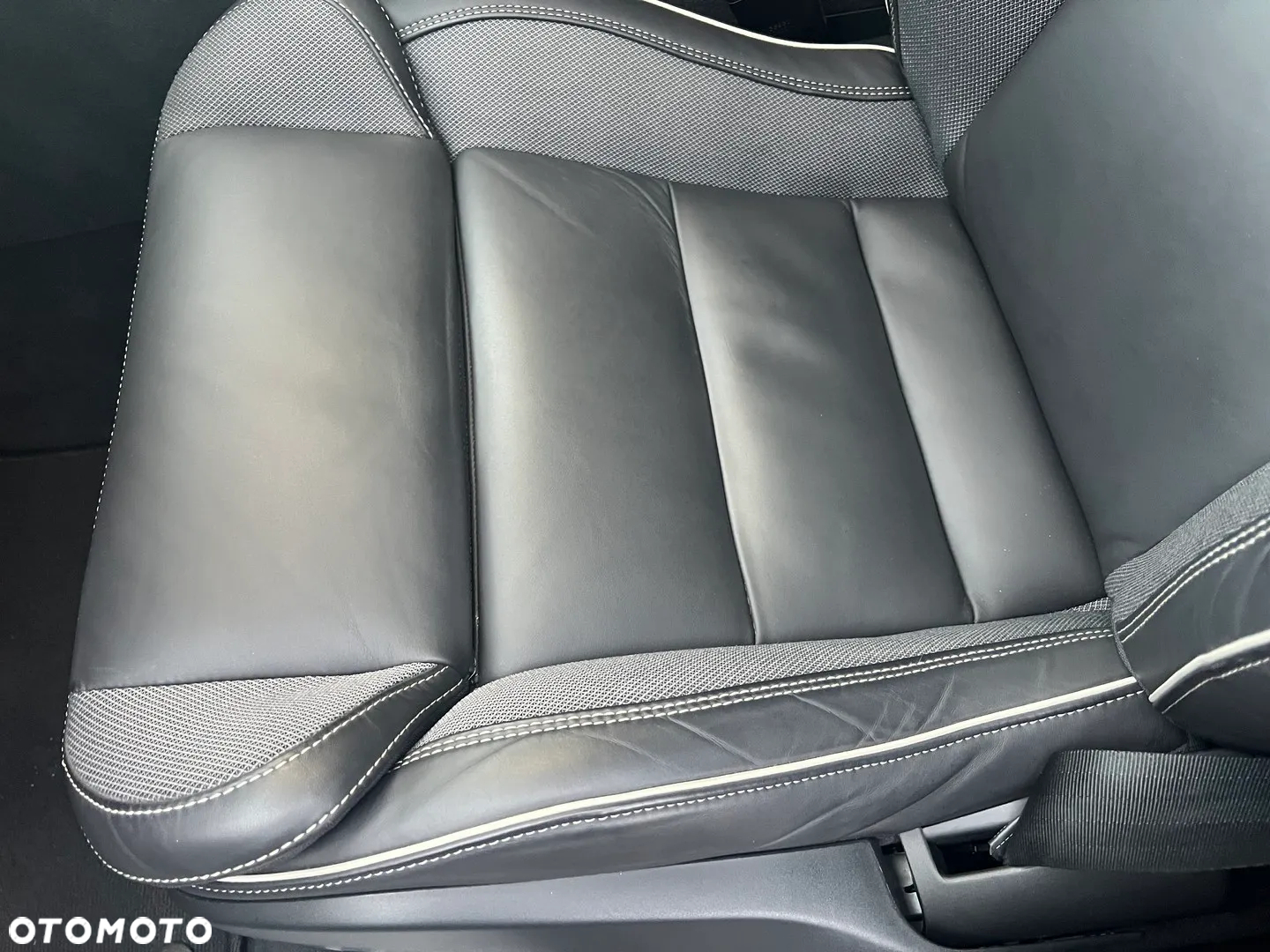 Volvo XC 60 B5 B AWD Plus Black Edition - 24