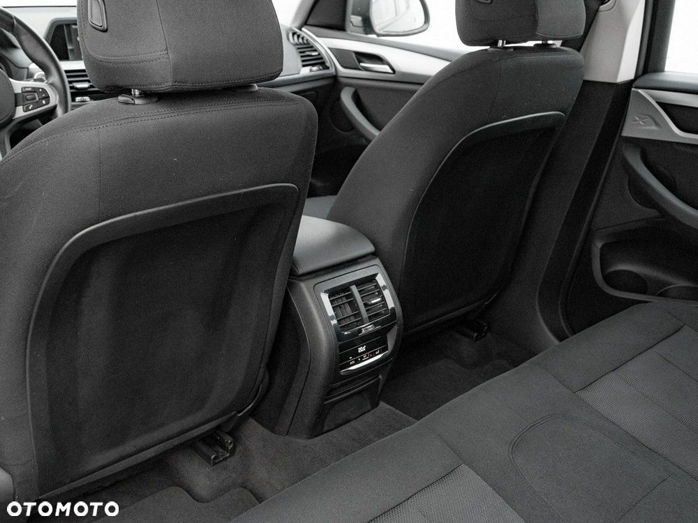 BMW X3 xDrive25d Advantage - 25