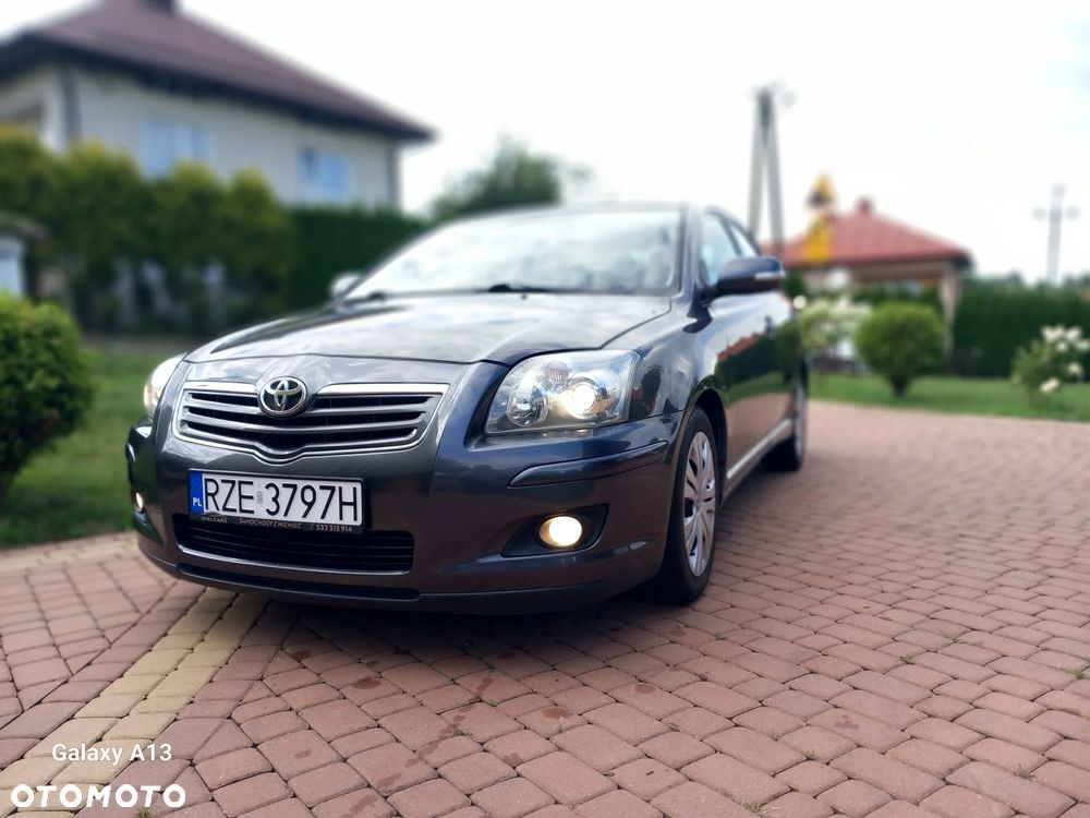 Toyota Avensis 2.0 VVT-i Travel - 1