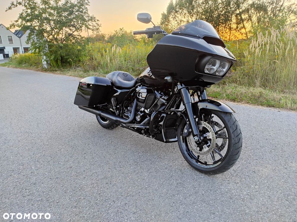 Harley-Davidson Touring Road Glide - 1