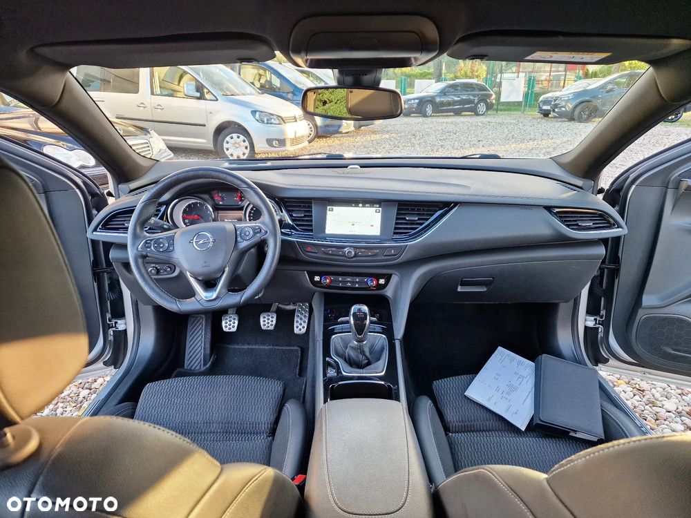 Opel Insignia - 10
