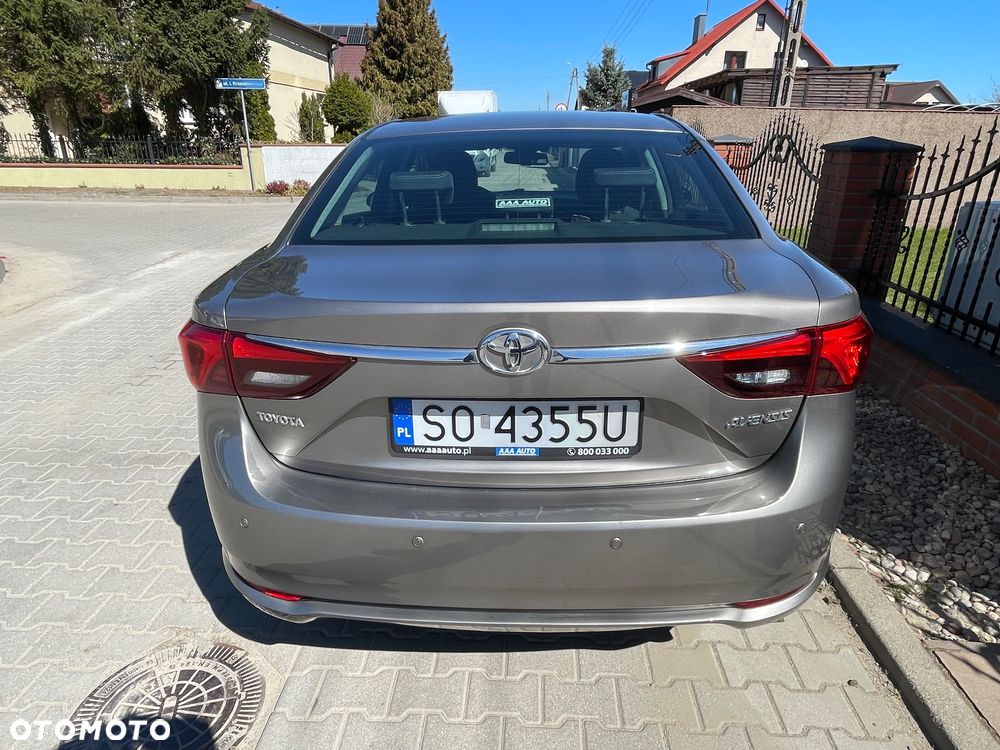 Toyota Avensis - 12