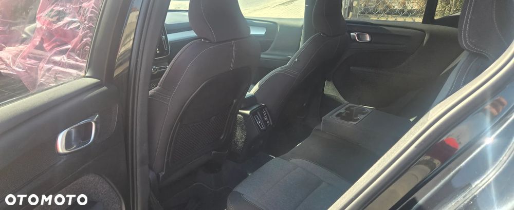 Volvo XC 40 T2 Plus Dark - 16