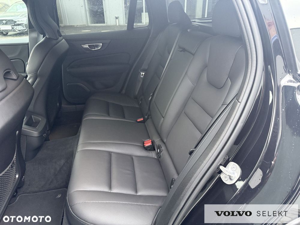 Volvo V60 Cross Country - 17