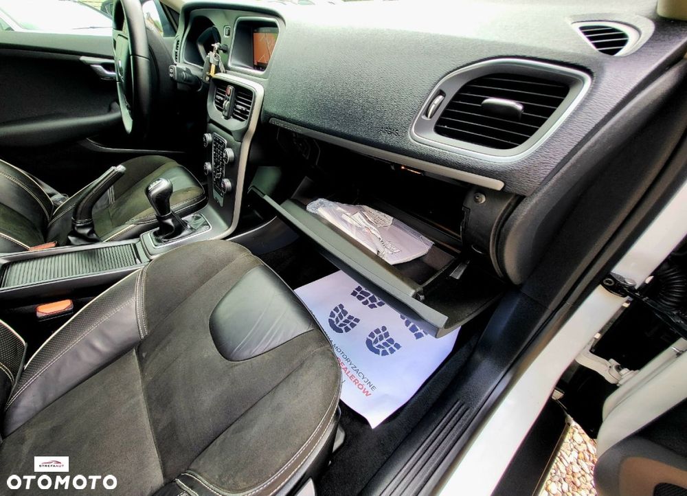 Volvo V40 Cross Country - 27