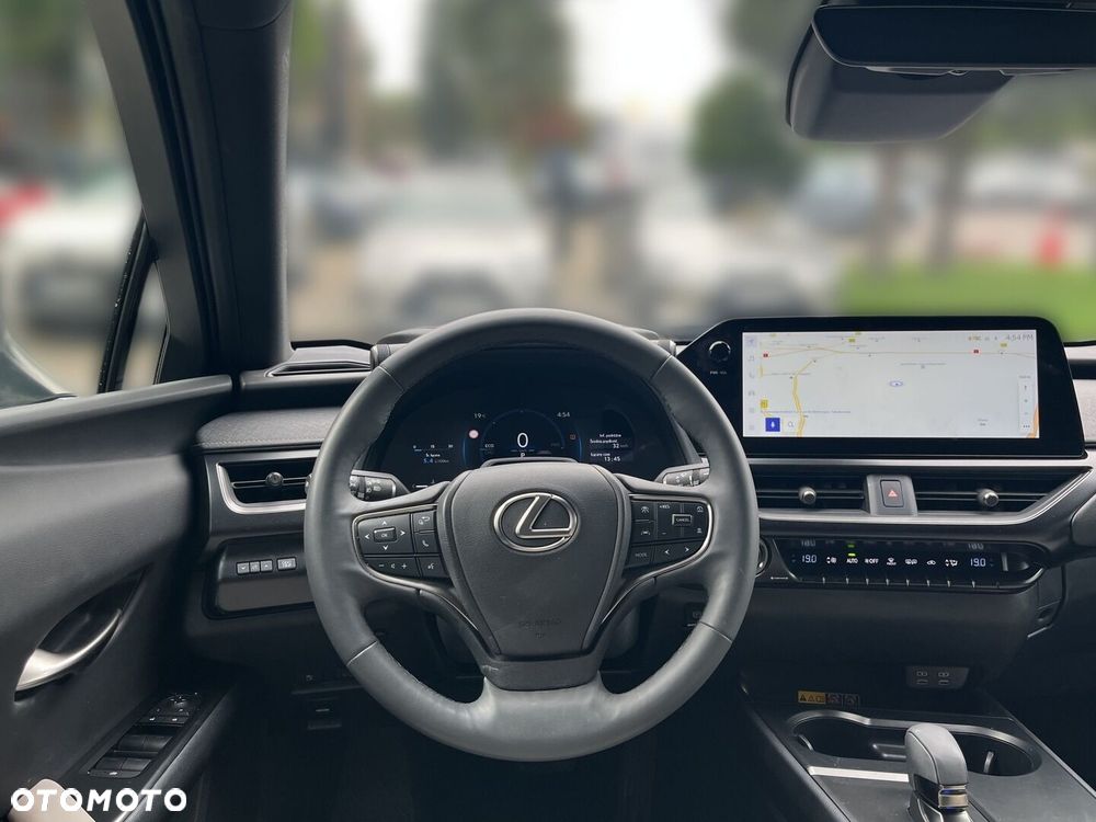 Lexus UX 300h F Sport Design - 7